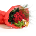 Ανθοδέσμη με Κατακόκκινα Τριαντάφυλλα, Λούτρινο Στικ, Ρούσκους, Τρίφερν και Σολιντάγκο